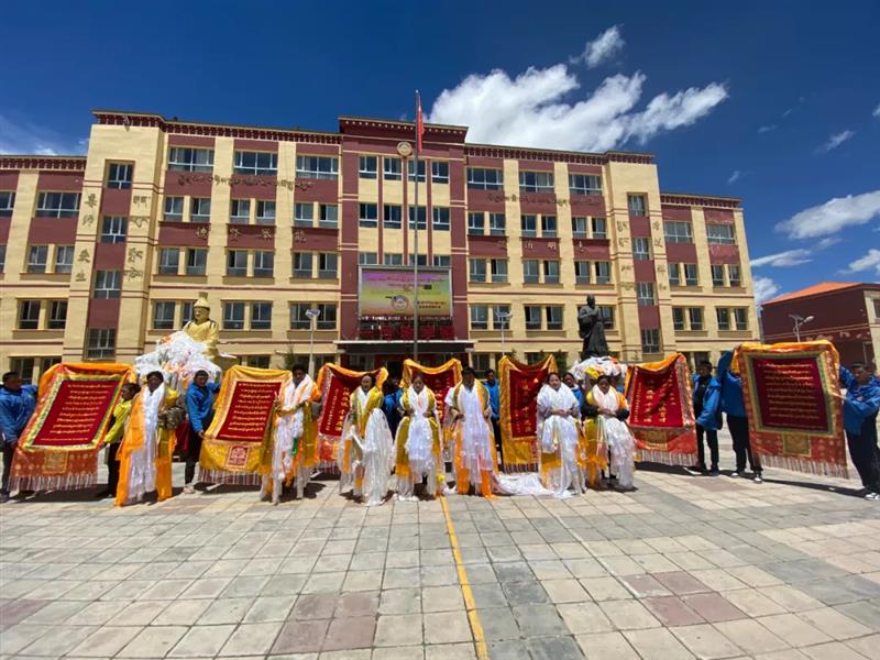 治多教師用堅守精神扎根基層,點亮教育的希望明燈