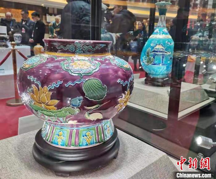 與“唐三彩”齊名的琺華，是古代山西特有的一種低溫釉陶瓷，由琉璃演變而來。　祁曉峰 攝