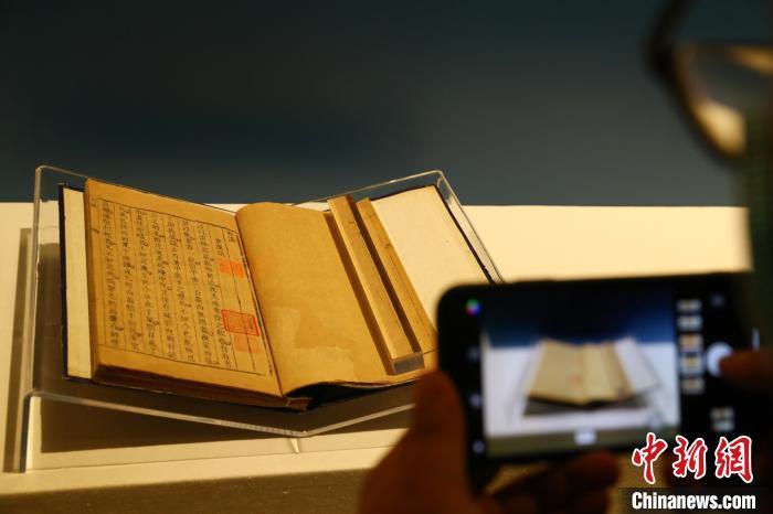 江西省圖書館迎建館100周年 展出《宋應星四種》存世孤本等古籍