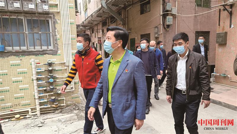 清溪鎮鎮委書記葉錦銳在廈坭村督導檢查工作.jpg