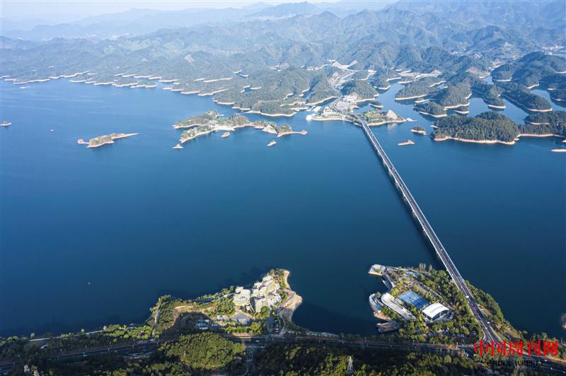 攝圖網_507693900_ 航拍杭州千島湖景區（企業商用）.jpg