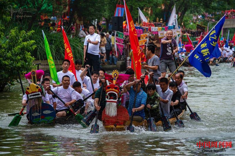 杭州西溪濕地公園內的龍舟競渡.jpg