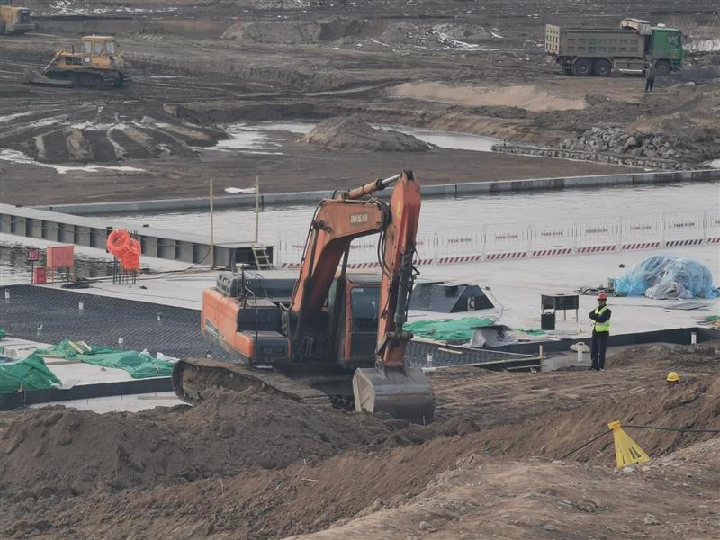 白溝河治理工程涿州段施工現場。水利部供圖