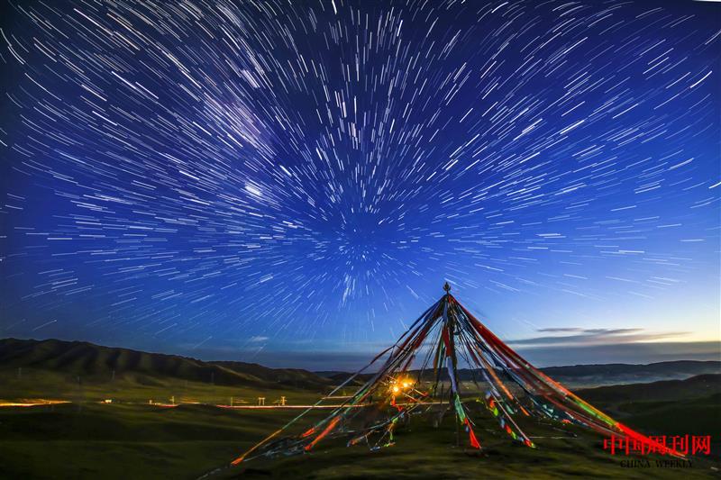 攝圖網_500593994_青海湖星空(企業商用).jpg