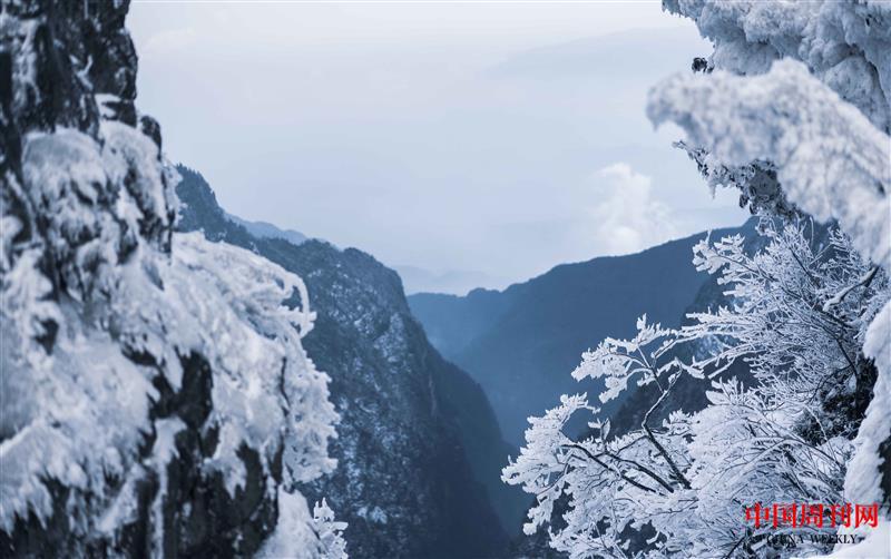 攝圖網_501171645_峨眉山雪景峽谷(企業商用).jpg