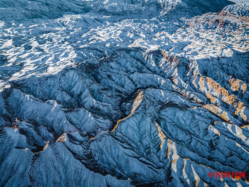 攝圖網_501810449_初雪下的甘肅張掖平山湖大峽谷（企業商用）.jpg