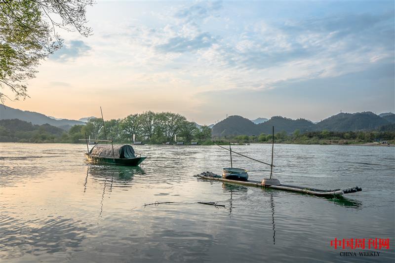 攝圖網(wǎng)_500650012_古堰畫鄉(xiāng)小舟夕陽(yáng)(企業(yè)商用).jpg