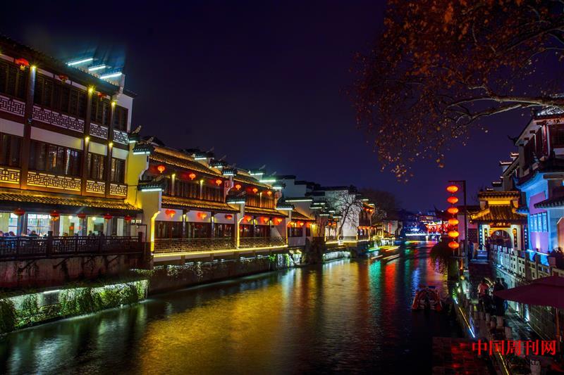攝圖網_500834868_  南京秦淮河夜景（企業商用）.jpg